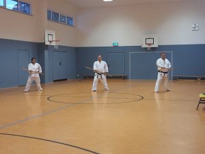 Kobudo Prüfung: Kihon (Grundtechniken)