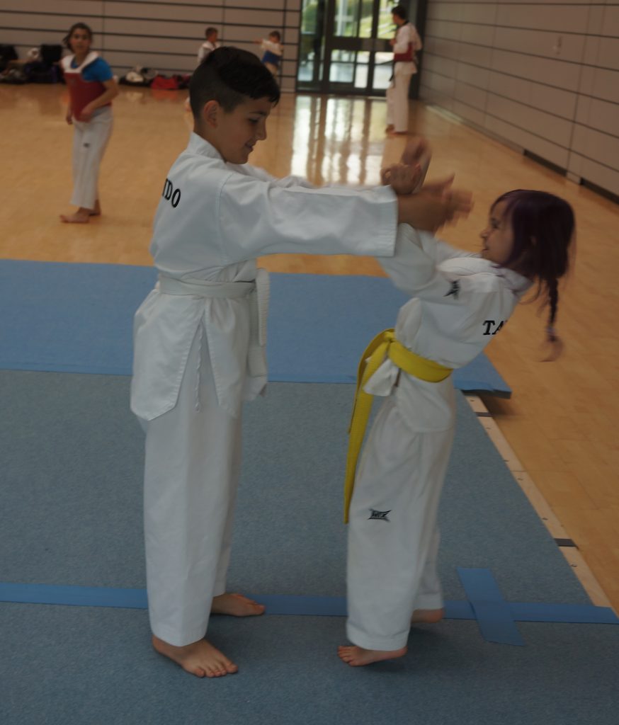 Selbstverteidigung Jenni und Artak